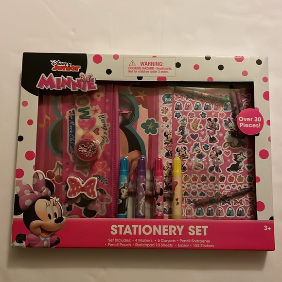 Minnie Mouse  set: markers, crayons, sharpener, pouch, eraser, stickers, sheets - Picture 17 of 17